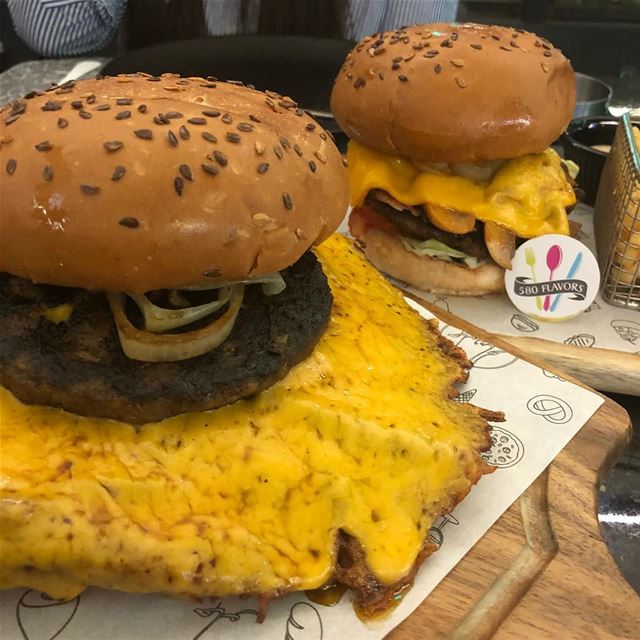 The new skirt Burger 🍔 😋😍 can’t say no to these extra cheese 🧀 😍😋🙈 @ (Atomic)