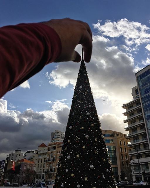 The perfect Christmas 🎄? All Christmas trees are perfect 👌🏻 ... (Beirut, Lebanon)