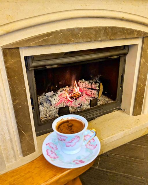 The perfect weather for a warm coffee  mondaysbelike 🔥🌧☕️.......