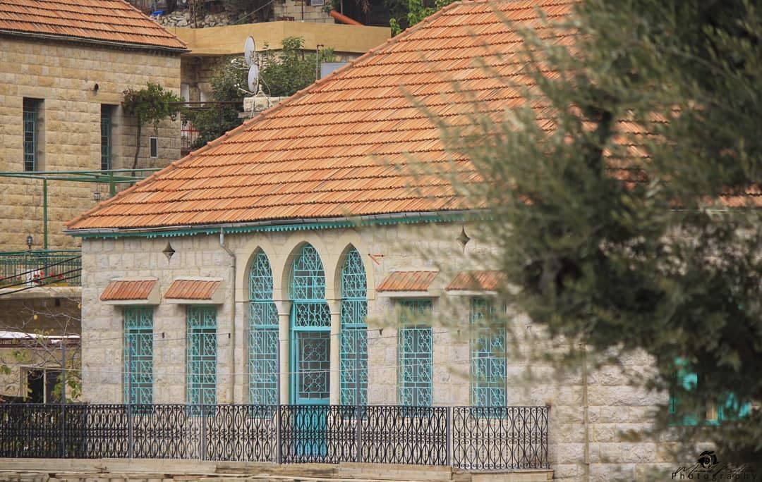 The splendid house 🍂🏡• • •  chouf  shoufreserve  lebanon  beirut ... (Maasser Ech Chouf, Béqaa, Lebanon)