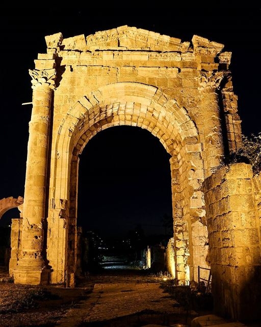 .The Triumphal Arch of Tyre at night, Lebanon. @livelovetyre........ (Tyre, Lebanon)