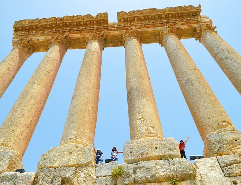 The wonder of the ancient world  ruins  pillars  temple  baalbek  tourism ...