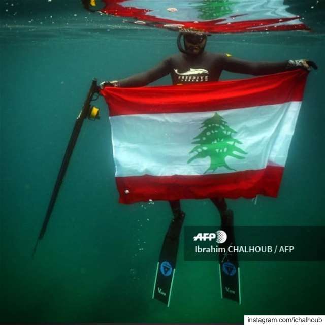 They also protest underwater -  ichalhoub covering north  Lebanon demos... (موقع بلدة القلمون في لبنان)