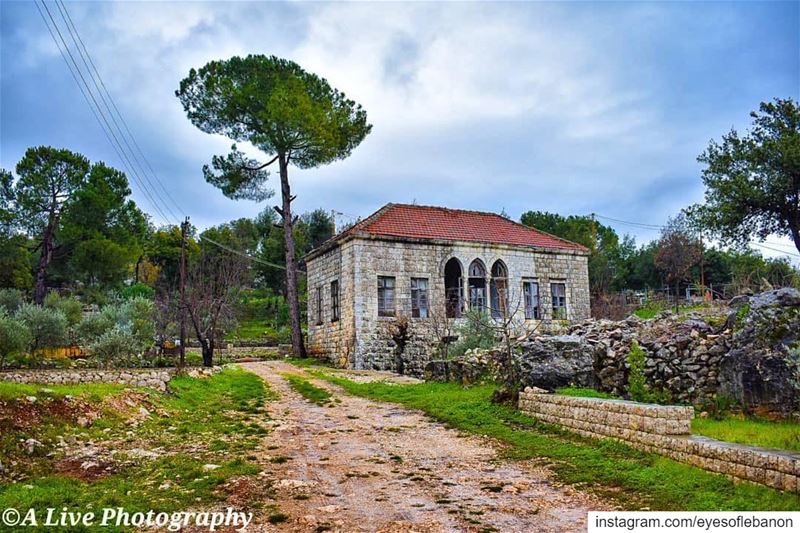 This house is standing on memory alone" 🏡Credits to @a_live13・・・~... (Achkoute, Mont-Liban, Lebanon)
