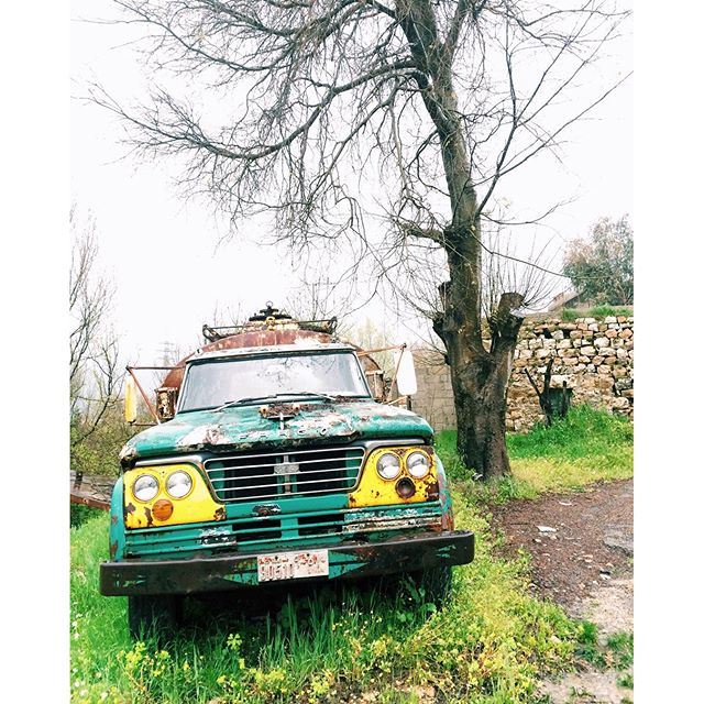 This truck finally settled down between the arms of nature 🚛🌿 (El Ghîné, Mont-Liban, Lebanon)