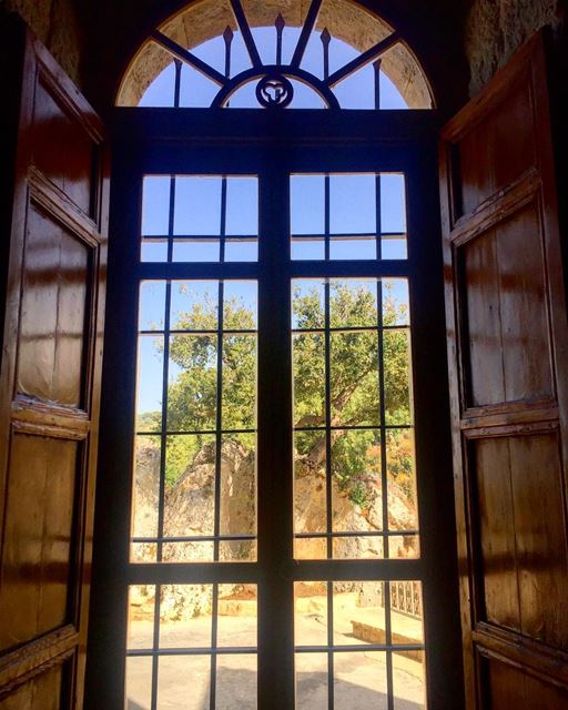 Through open windows ...  photo  love  photograph  photography  me  iphone... (Aïtou, Liban-Nord, Lebanon)