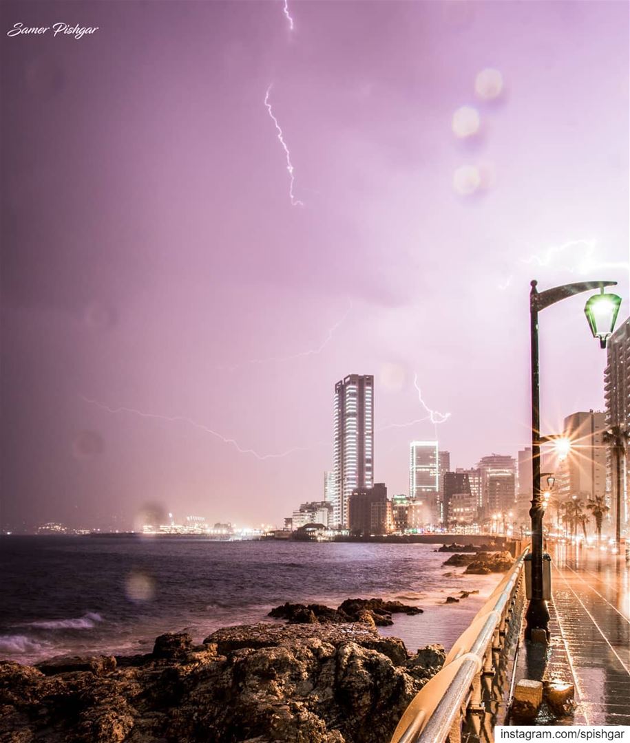 Thunder and few drops of rain...... nightout  Lebanon  Beirut ... (Manara Beyrouth)