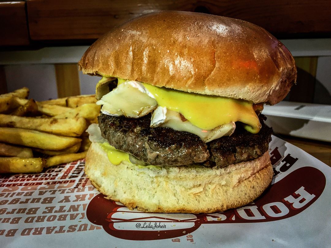 To brie or not to brie 😍... brieburger  legourmetburger  heaven ... (ROD'S Burger)