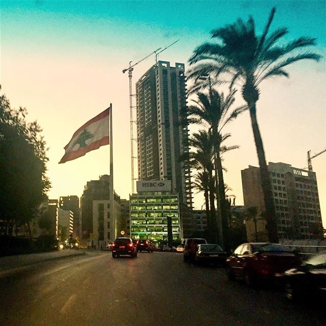 Tomorrow will be beautiful 😊... (Ain El Mreisse, Beyrouth, Lebanon)