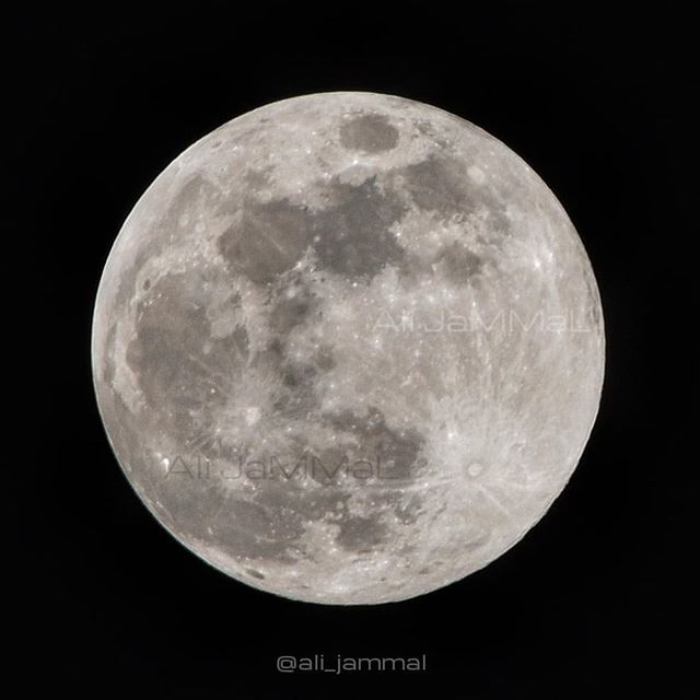 Tonight's full moon! (Hold your phone ~40cm from your eyes for the perfect... (Lebanon)