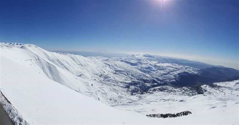 Top of the world 🏔............. earthpix  earthofficial ... (Mzaar Kfardebian Ski Resort)