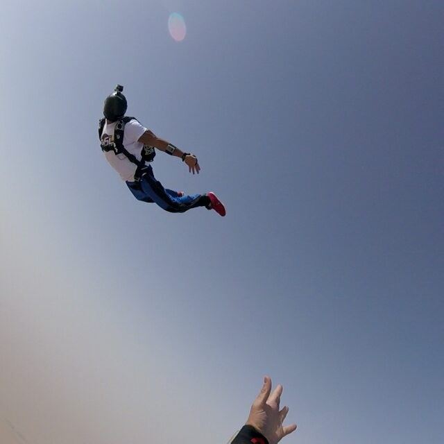 Tracking...  skydiving  skydive  ridingthewind  xdubai  livelovedubai ... (Skydive Dubai)