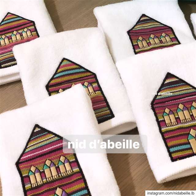 Traditional Lebanese house 🏠 Write it on fabric by nid d’abeille ...
