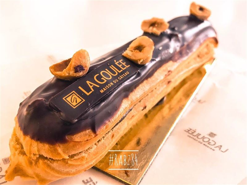 Tried the hazelnut eclair today @la.goulee yet im not sure i can rate it... (La Goulee Verdun)