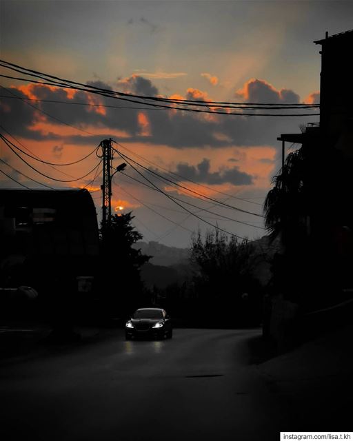  twilight 🖤........ sunset  road  carlight  car  destination ... (Dahr Es-Suwan, Mont-Liban, Lebanon)