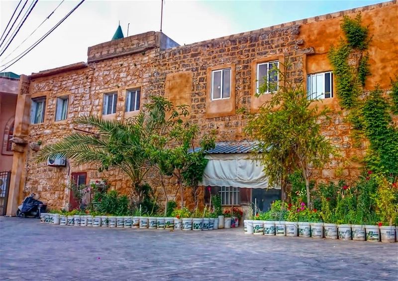 Typical home from sour 🏠 takenbyme  ptk_Lebanon  visitlebanon ... (مدينة صور - Tyre City)