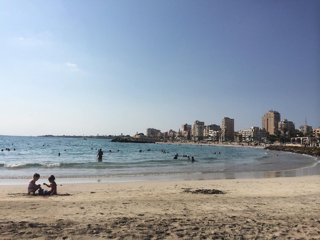 👭  tyre  lebanon  summer  tb  friendship  sour  beach  plage  relax ... (Tyre, Lebanon)