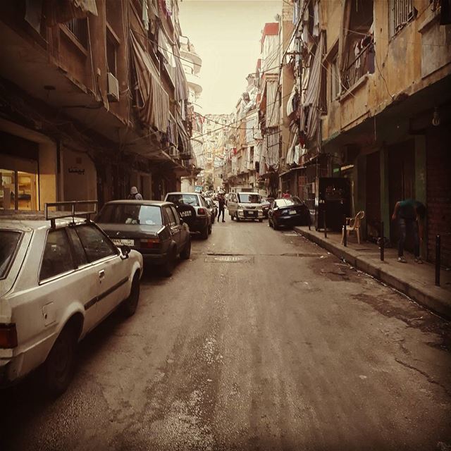 🇱🇧  uglybeirut  urban  suburban  beirut  lebanon  burjhammoud  cars ... (Burj Hammud)