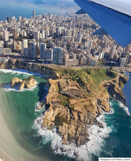 🇱🇧🇧🇷 Uma perspectiva totalmente diferente da fabulosa costa de... (Beirut, Lebanon)