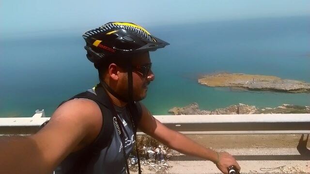 Using my build-in selfie stick 😂📷🚴  today  biking  southlebanon  tyre ... (Ras El Bayada)
