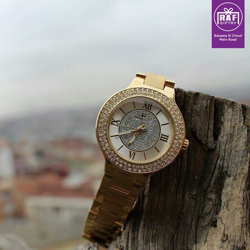 Value every moment that you have, because time waits for nobody - Nicolas... (Raf Giftry)