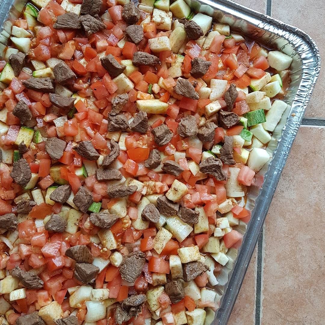 Vegetable meat casserole🌸Ingredients🌸1 kg of filet mignon meat 1... (Laval, Quebec)