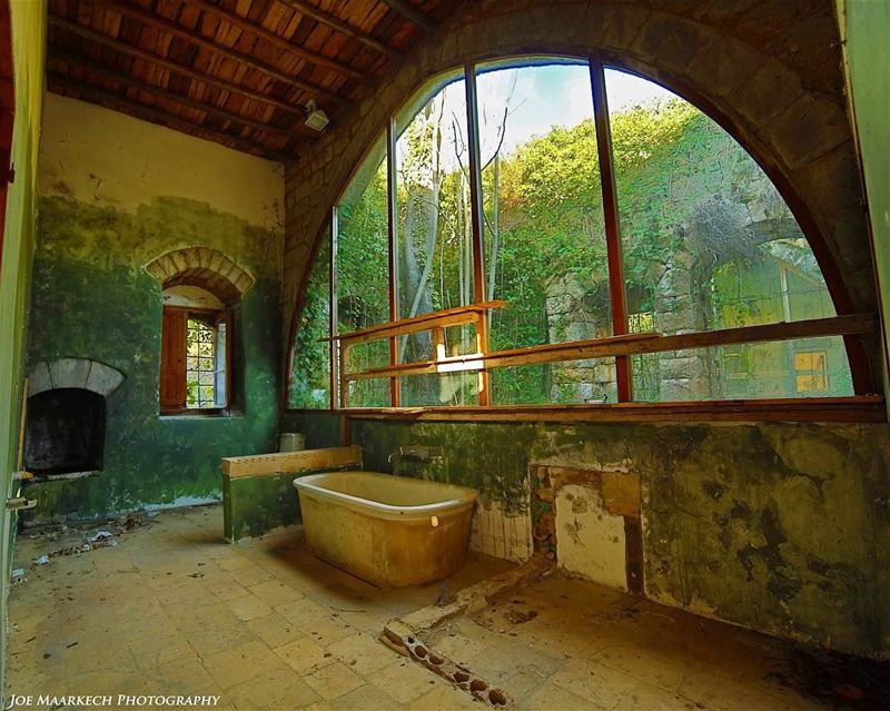Vintage bathroom! Old but Gold👌 vintage  bathroom  bathroomdecor  mood ...