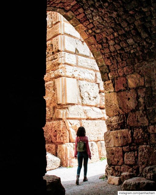 Walking inside  Byblos Castle that was built by the Crusaders in the 12th... (Byblos, Lebanon)