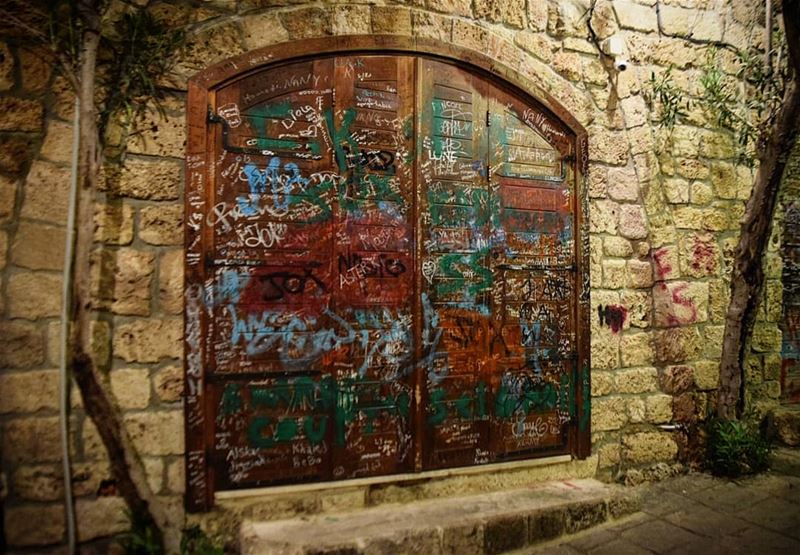  wall  graffiti  graffitiart  byblos  door  night  photography ... (Byblos - Jbeil)