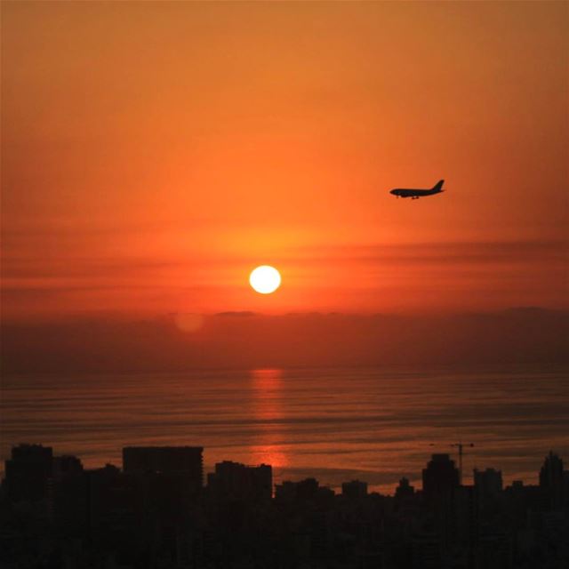 What a beautiful Sunset landing in Amazing Beirut  travel  traveler ... (Beirut, Lebanon)