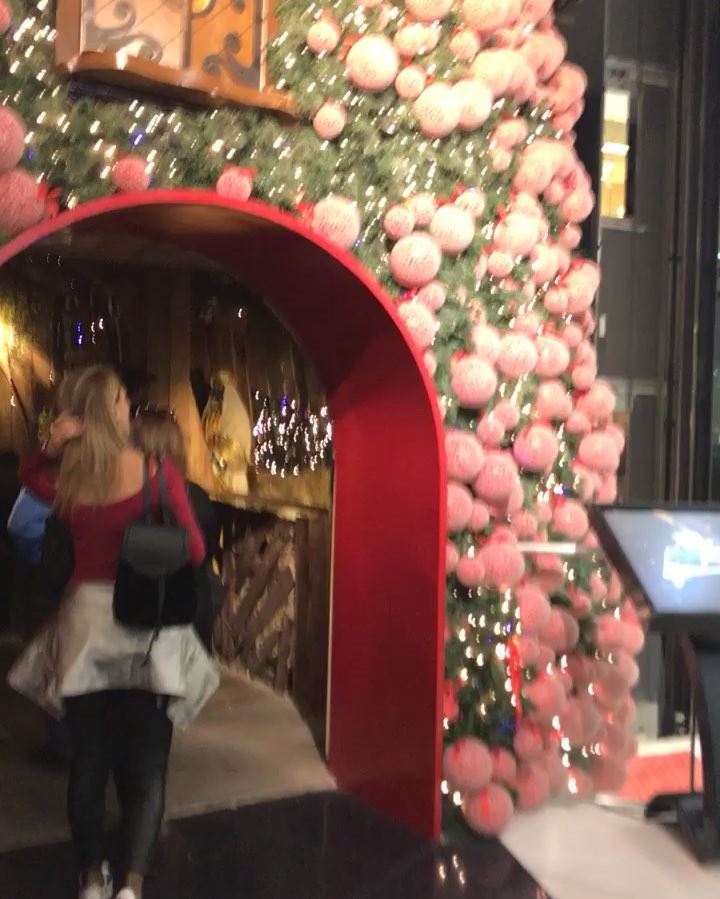 What an amazing Christmas decoration @lemall_lb 🎅🏻🤶🏻🎊🎅🏻🤶🏻🎊🎅🏻🤶� (LeMall)