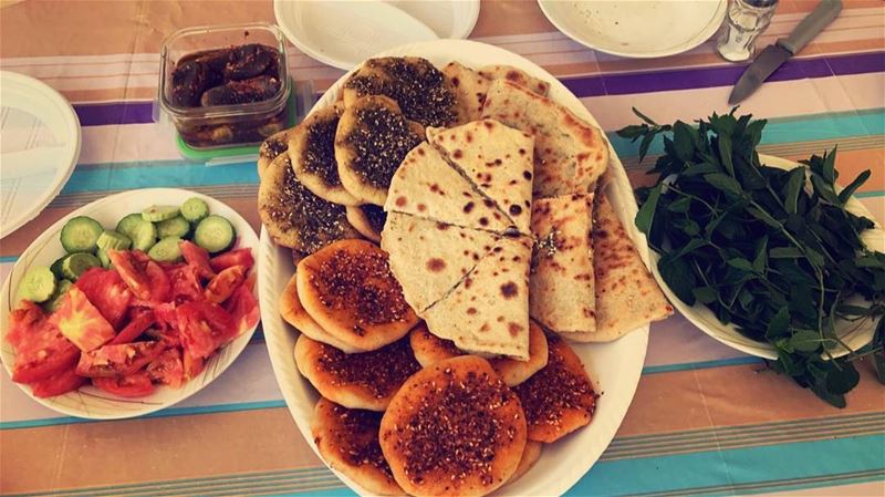 What is better than a lebanese breakfast 😍 Tag someone to share such a... (Chouf)