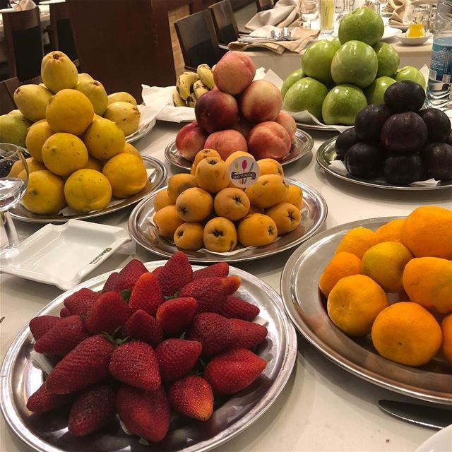 What is needed now is this amazing fruit table spread 😍😍  mhanna  amchit... (Mhanna Sur Mer)