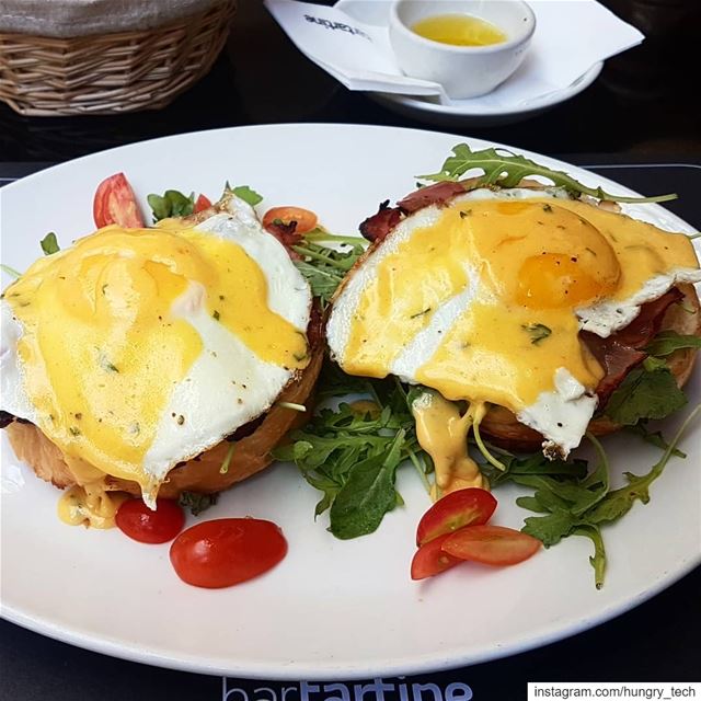 What's better than Eggs Hollandaise? 😋  brunchcravings............ (Bar Tartine)