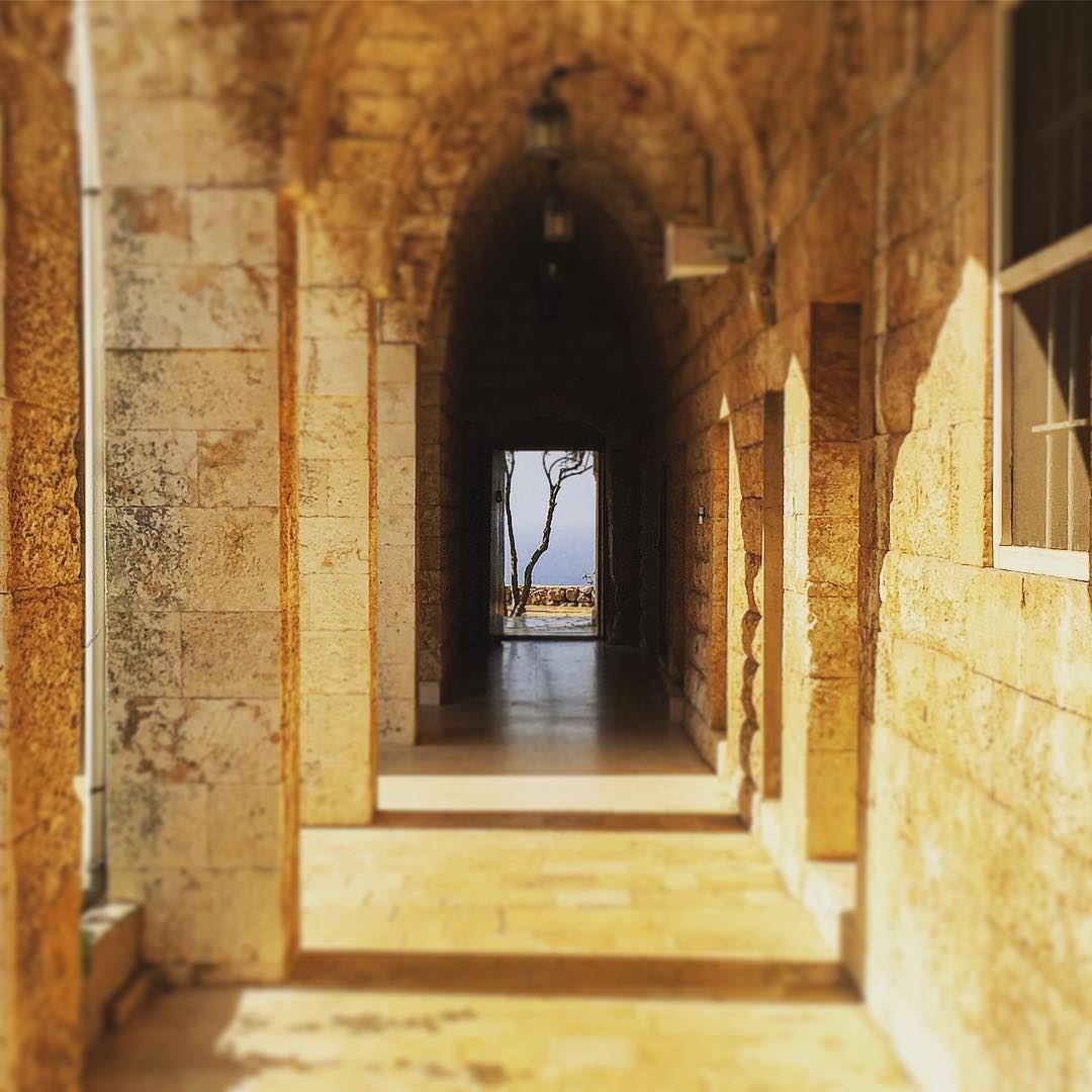  whatsbehindthedoor  traditional  vernacular  architecture  stone  arcades... (Saydet El Nourieh)