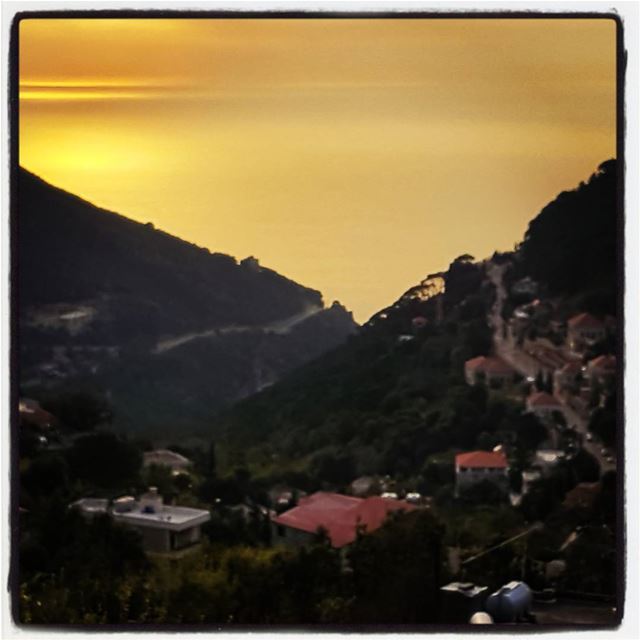 when the sun sets on Dlebta... tourleb  tourlebanon  lebanon  dlebta ... (Dlebta, Mont-Liban, Lebanon)