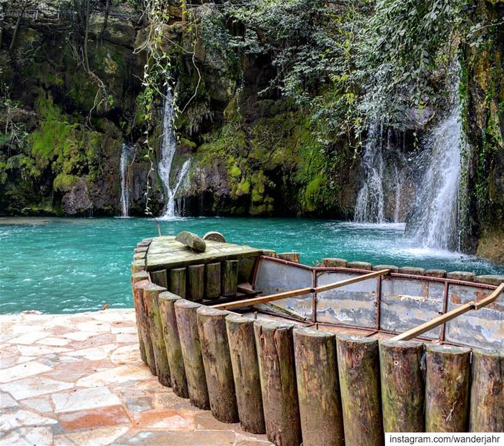 Where do you wanna go? 💙⛰🚤🌊  lebstory  lebanontraveler  lebanonbyalocal... (Baakline, Mont-Liban, Lebanon)