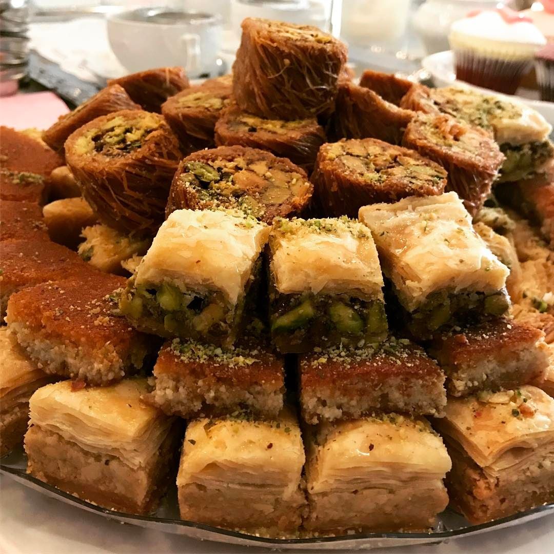 Who can resist those little delicious baklawa??? I can never stop stuffing... (Yalla Yalla)
