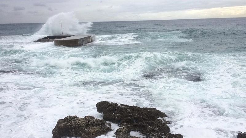 Wild sea 🌊••Would you swim in a weather like this?••• waves  ocean... (Hamra, Beyrouth, Lebanon)