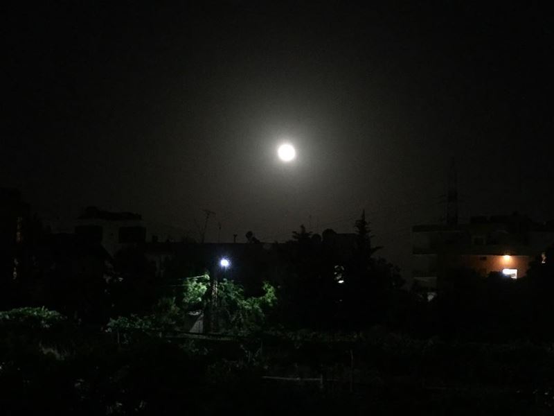 Wish u all a  goodnight  lebanon  maghdouche tonight  moon  fullmoon ... (Maghdoûché, Liban-Sud, Lebanon)