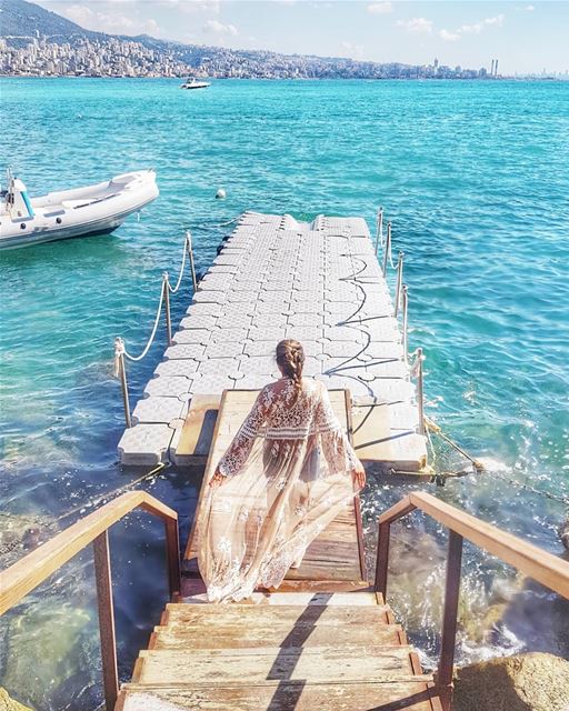 Wishing you all a lovely day from the beautiful bay of Jounieh... 💙... (Jounieh)