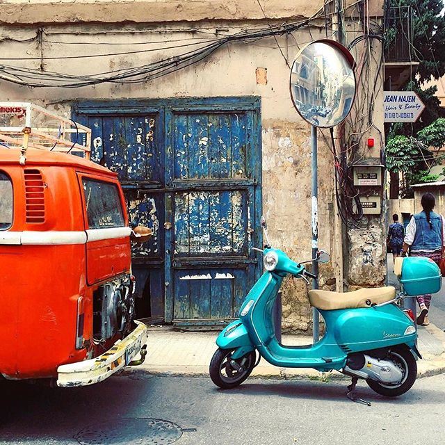 Would you choose the Vespa for a ride on the beach or the vintage camping van for a weekend getaway? liveauthentic (Huvelin)