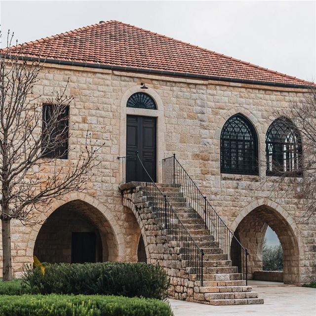 Wouldn't you want to live in a house like that ? lebanon  old  stone ... (Aramoun - Kesrouan)