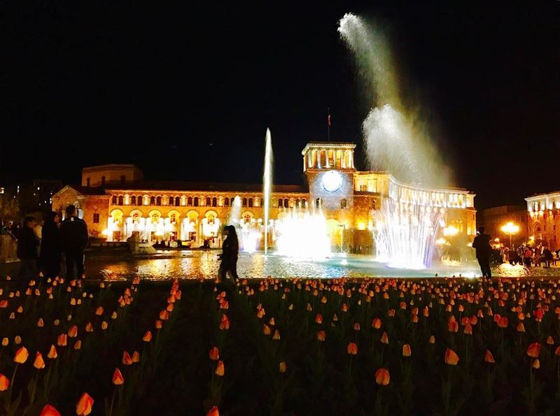 Yerevan at night! the city of arts its like an open air museum, here is... (Republic Square , Yerevan)