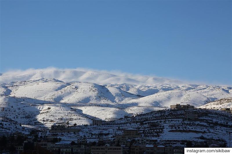 Красивого снега не бывает много, последняя на сегодня 😃.  ливан  горы снег (Beqaa Governorate)
