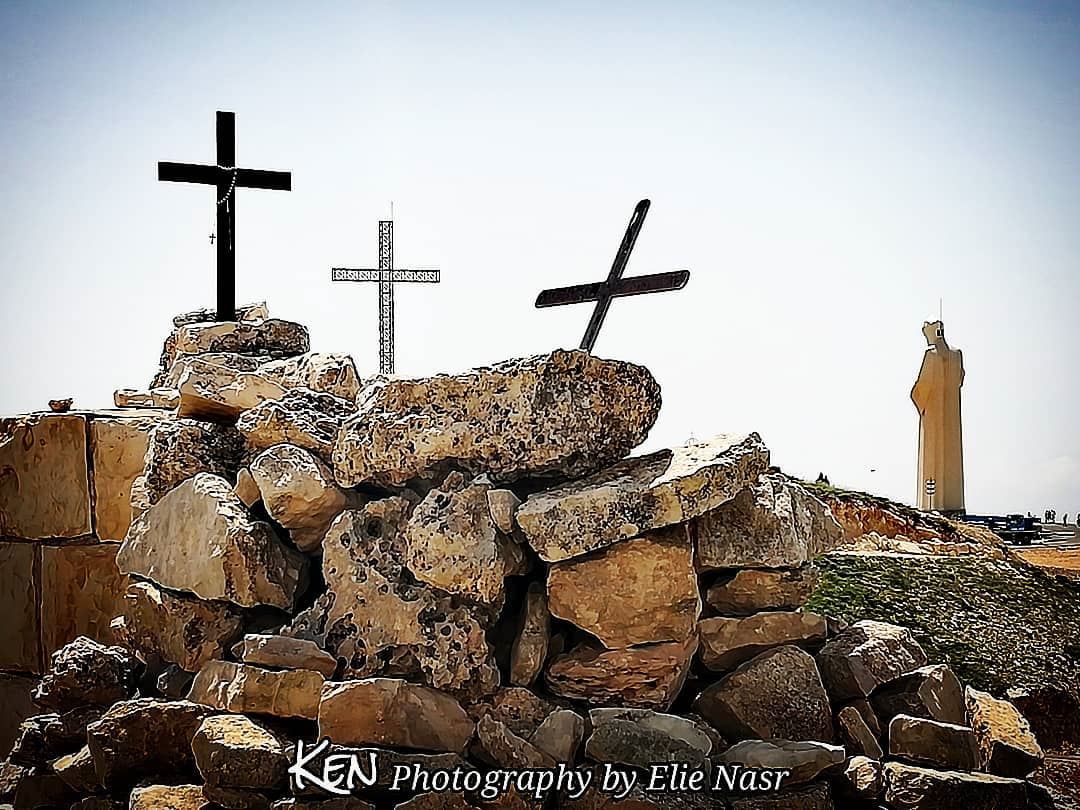 ...“الصليب هو مفتاح باب السماء" مار_شربل  saintcharbel  faraya  cross ... (Faraya, Mont-Liban, Lebanon)