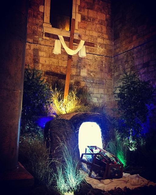 المسيح قام حقاً قام 🙏 lebanon  batroun  happyeaster  church  cross ... (Eglise St. Estephan Batroun)