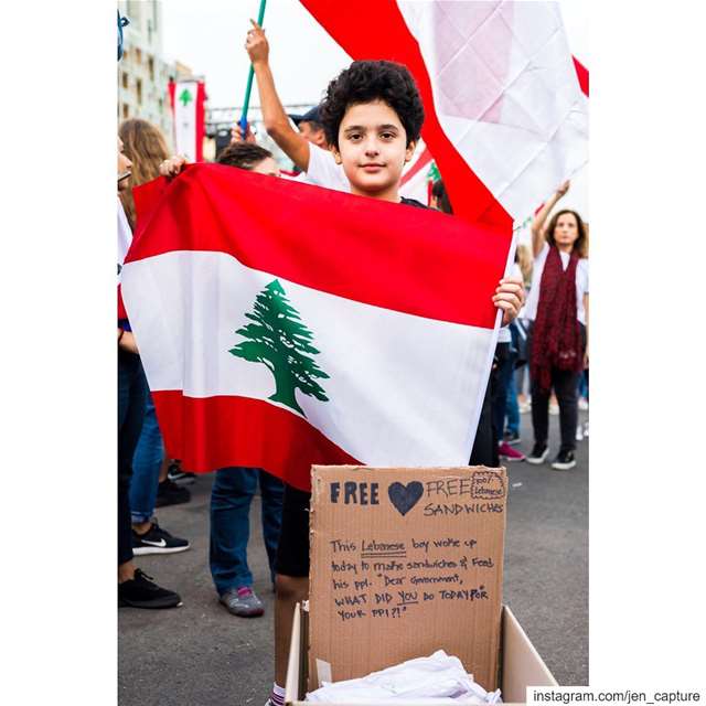 الى كل من يسأل عن الجهة الممولة للثورة.. الجواب هو كل مواطن يطمح بحياة ومست (Martyrs' Square, Beirut)