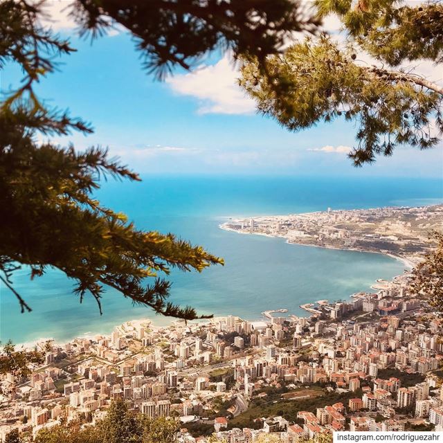 بحـره بــرّه درّة الشرقين. mediterranean sea and  Lebanon, what a ...