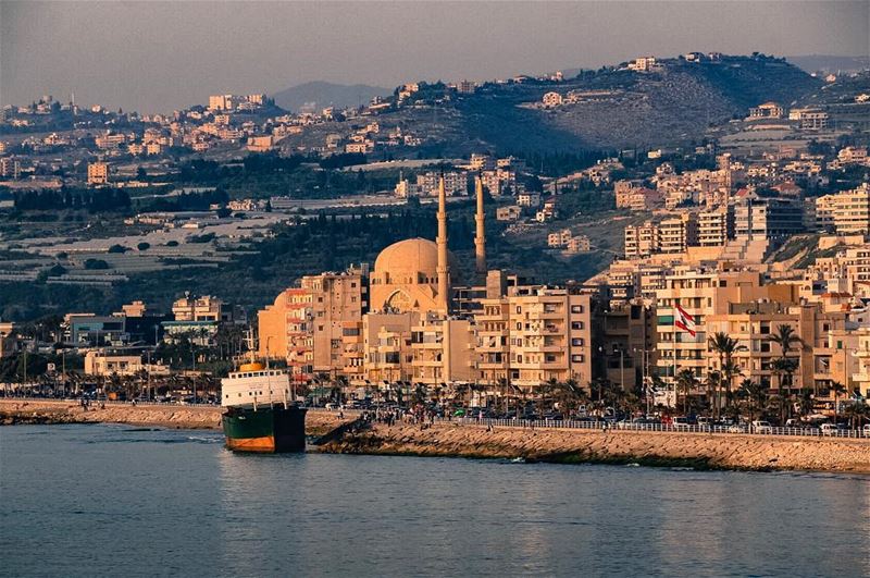 بحـرُهُ بــرُّهُ دُرَّةُ الشرقَين 🇱🇧Its sea and its land, are the pearl... (Saïda, Al Janub, Lebanon)